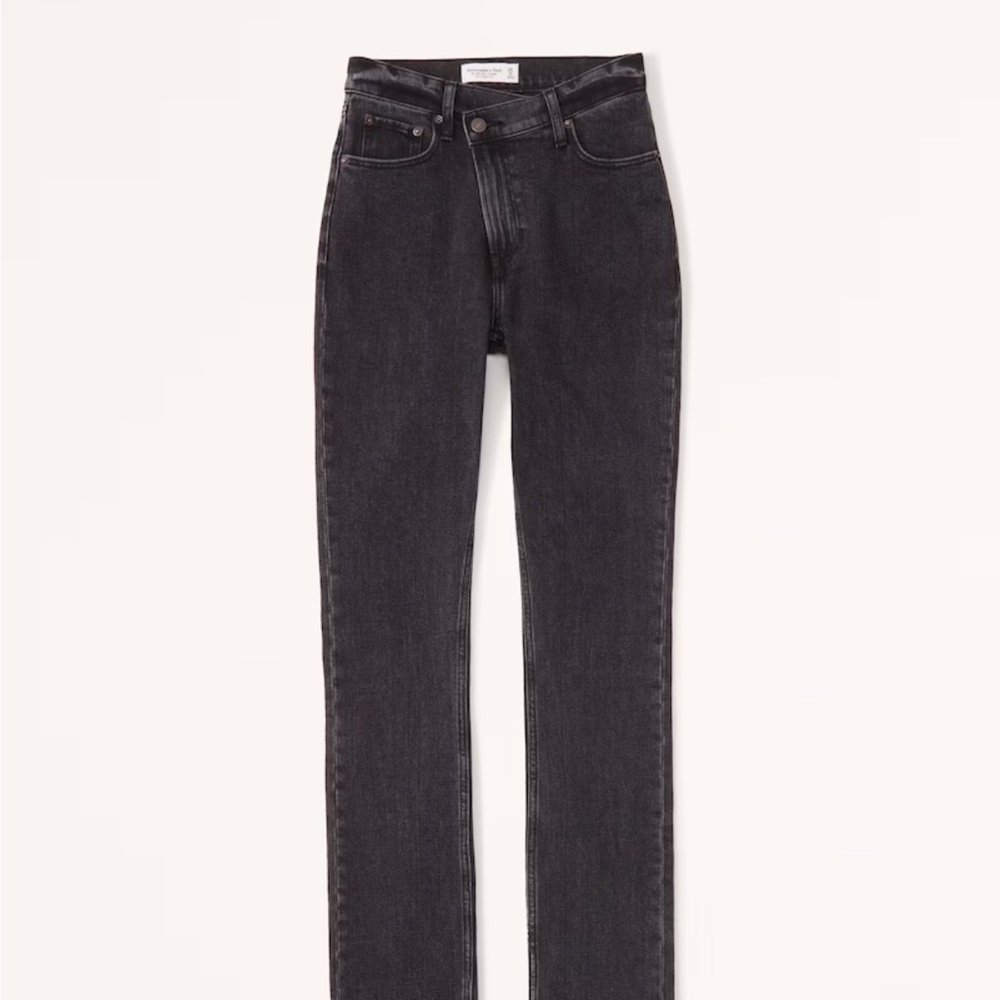 Abercrombie 90s slim straight ultra high rise. Faded black. Size 24/00